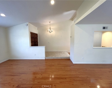 904 Sky Meadow - Photo Thumbnail 16