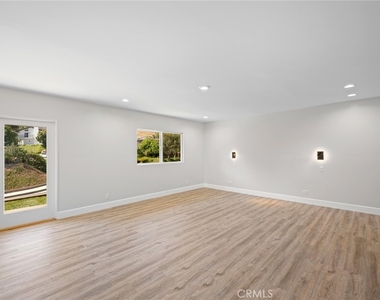 1323 Branta Drive - Photo Thumbnail 18