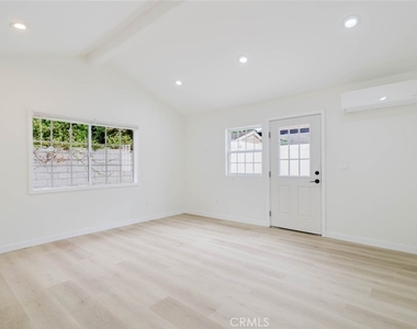 19314 Valerio Street - Photo Thumbnail 2
