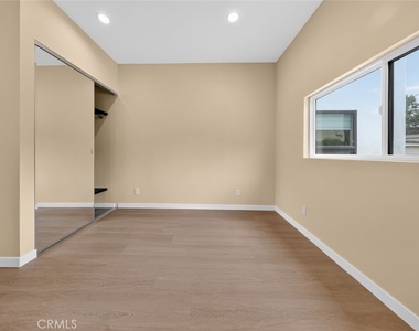 2327 N Naomi Street - Photo Thumbnail 15