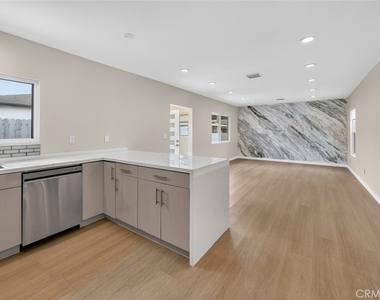 2327 N Naomi Street - Photo Thumbnail 10