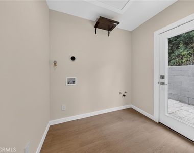 2327 N Naomi Street - Photo Thumbnail 7