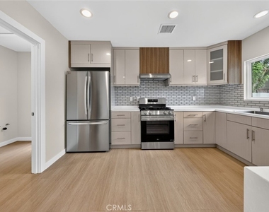 2327 N Naomi Street - Photo Thumbnail 6