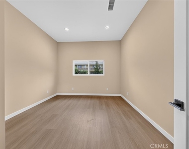 2327 N Naomi Street - Photo Thumbnail 13