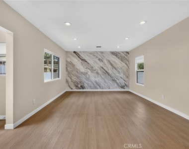 2327 N Naomi Street - Photo Thumbnail 4