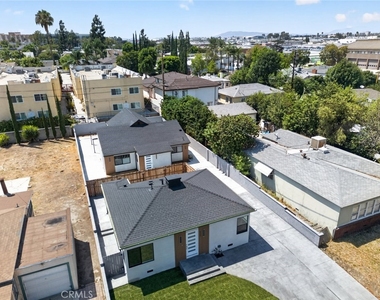 2327 N Naomi Street - Photo Thumbnail 1