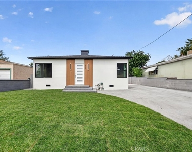 2325 N Naomi Street - Photo Thumbnail 4
