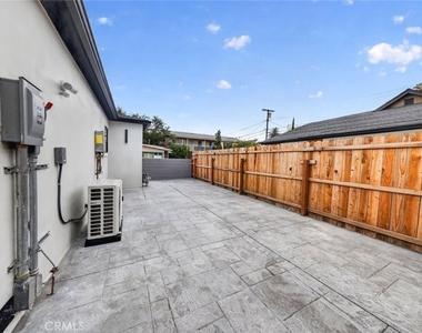 2325 N Naomi Street - Photo Thumbnail 24