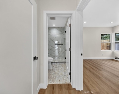 2325 N Naomi Street - Photo Thumbnail 21