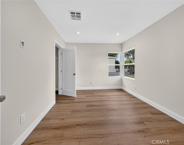 2325 N Naomi Street - Photo Thumbnail 19