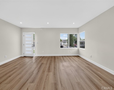 2325 N Naomi Street - Photo Thumbnail 18