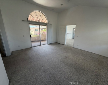 4246 La Rica Avenue - Photo Thumbnail 8