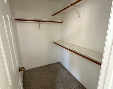 4246 La Rica Avenue - Photo Thumbnail 9