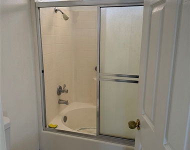 4246 La Rica Avenue - Photo Thumbnail 10