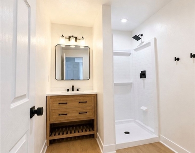 7534 Fern Ave - Photo Thumbnail 4