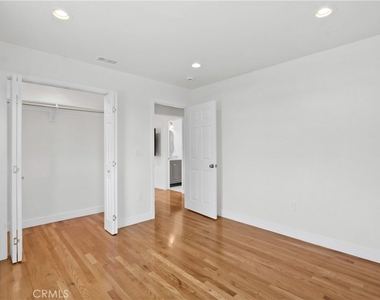 8111 Allengrove Street - Photo Thumbnail 9