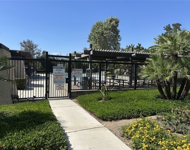 714 Briarwood Lane - Photo Thumbnail 17