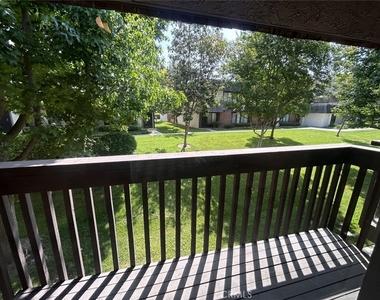 714 Briarwood Lane - Photo Thumbnail 10