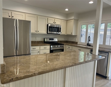714 Briarwood Lane - Photo Thumbnail 5