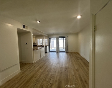 714 Briarwood Lane - Photo Thumbnail 2