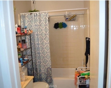 640 E 6th Street - Photo Thumbnail 8