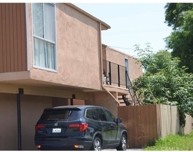 640 E 6th Street - Photo Thumbnail 2