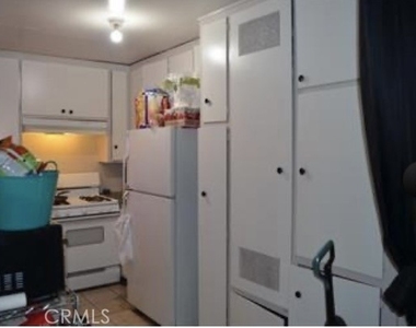 640 E 6th Street - Photo Thumbnail 5