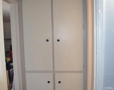 640 E 6th Street - Photo Thumbnail 11
