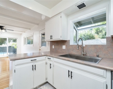 205 N Hacienda Avenue - Photo Thumbnail 14