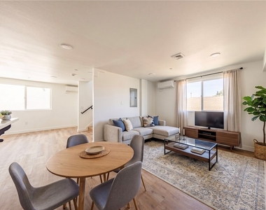 5327 Geer Street - Photo Thumbnail 4