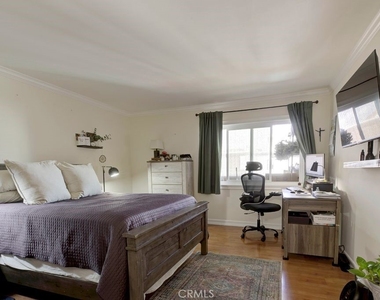 5334 Lindley - Photo Thumbnail 12