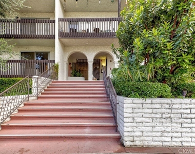 5334 Lindley - Photo Thumbnail 1