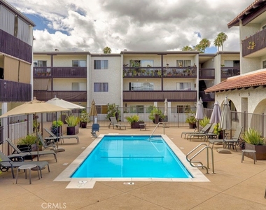 5334 Lindley - Photo Thumbnail 3