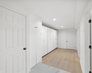 6221 Mammoth - Photo Thumbnail 16