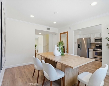 1433 S Beverly Drive - Photo Thumbnail 11