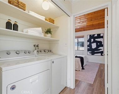 1433 S Beverly Drive - Photo Thumbnail 19