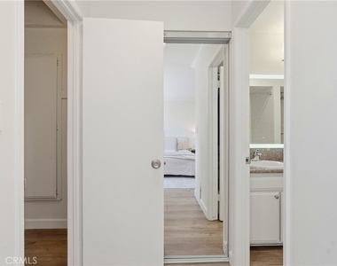 1433 S Beverly Drive - Photo Thumbnail 32