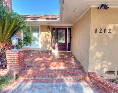 1212 N Santa Anita - Photo Thumbnail 3