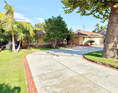 1212 N Santa Anita - Photo Thumbnail 2
