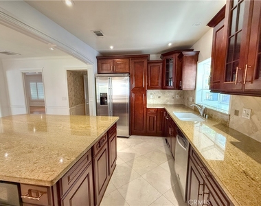 1212 N Santa Anita - Photo Thumbnail 13