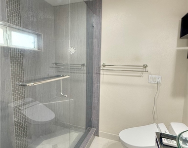 1212 N Santa Anita - Photo Thumbnail 18