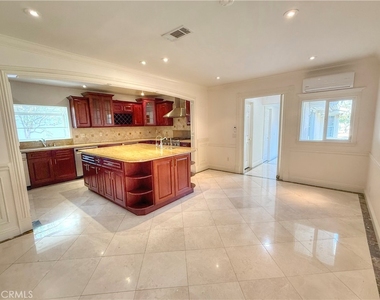 1212 N Santa Anita - Photo Thumbnail 14