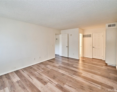 26200 Redlands - Photo Thumbnail 17