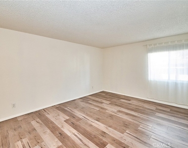 26200 Redlands - Photo Thumbnail 15