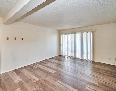 26200 Redlands - Photo Thumbnail 3