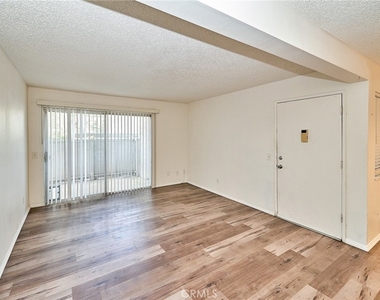 26200 Redlands - Photo Thumbnail 6