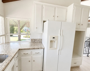 17880 Gallineta Street - Photo Thumbnail 10
