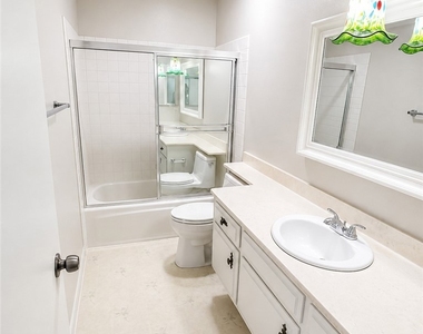 17880 Gallineta Street - Photo Thumbnail 13