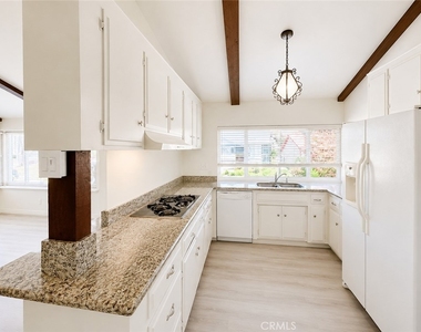 17880 Gallineta Street - Photo Thumbnail 14