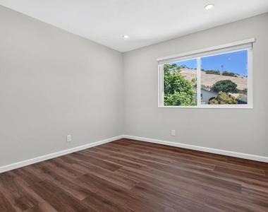 121 Violet Rd - Photo Thumbnail 39